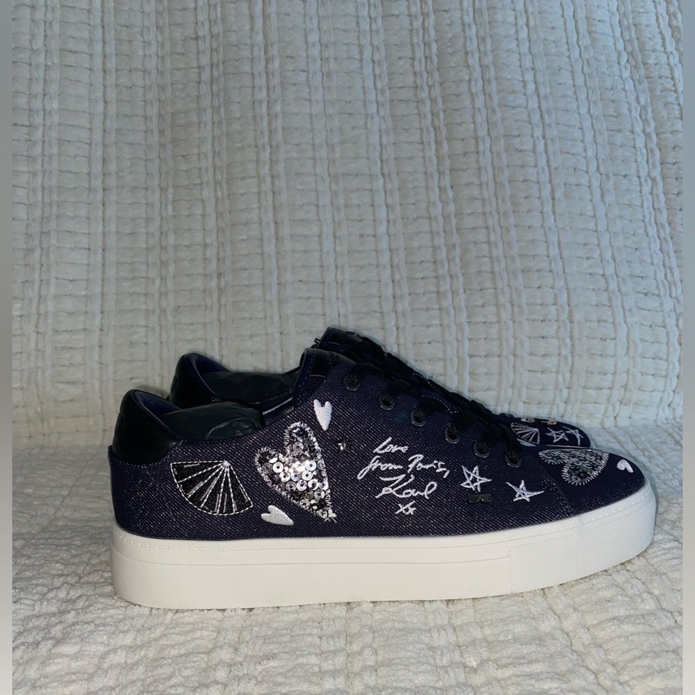 Karl Lagerfeld Cate Ikonic Navy and White Graphic Sneakers, Size 9.5, New No Box